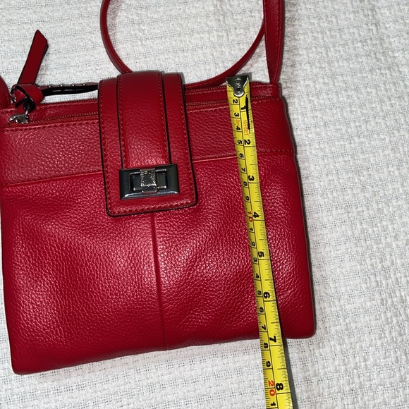 Like new Tignanello Crossbody Turnlock Bag - Picture 12 of 16